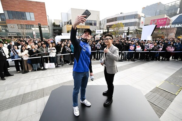 美孚1号™进阶混动润滑科技，维斯塔潘亲临助阵新品发布