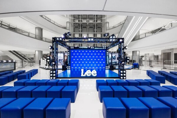 张凌赫空降Lee「丹宁出色片场」 ----点亮张力出色现场-CXOUnion.cn