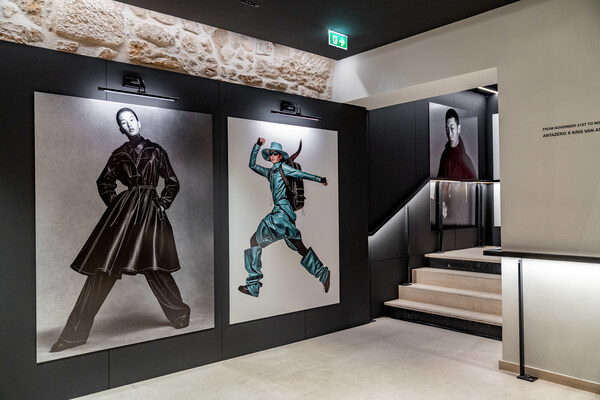 安踏携手Kris Van Assche共创系列正式上市，首发登陆DSM巴黎旗舰店——CXOUNION