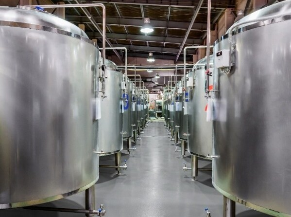 为智能酿造夯实”地基”，立邦中标泸州老窖智能酿造技改地坪项目