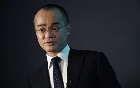 美团创始人王兴：从福建龙岩的'连续创业者'，到打造 1.7 万亿港元本地服务帝国的'无限游戏玩家'