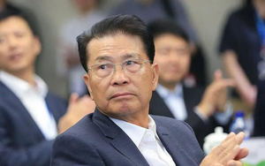 何享健：从塑料花作坊到全球家电巨头，美的六十年「隐形冠军」路径